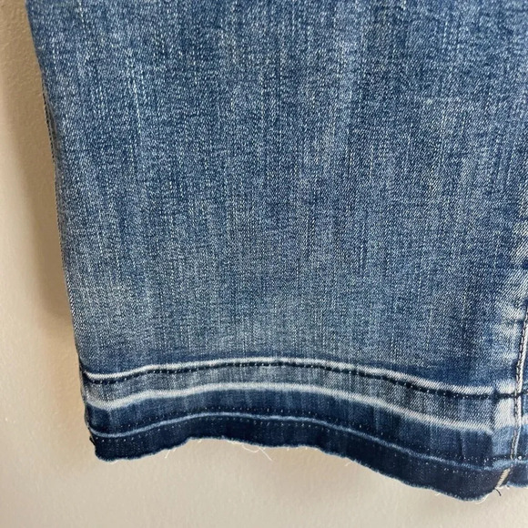 NYDG Womens Blue Marilyn Straight Jeans 8 Denim Cool Embrace Lift Tuck Tech - Picture 8 of 11